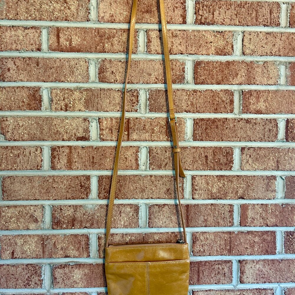 HOBO Amble Leather Crossbody Bag - Picture 7 of 11